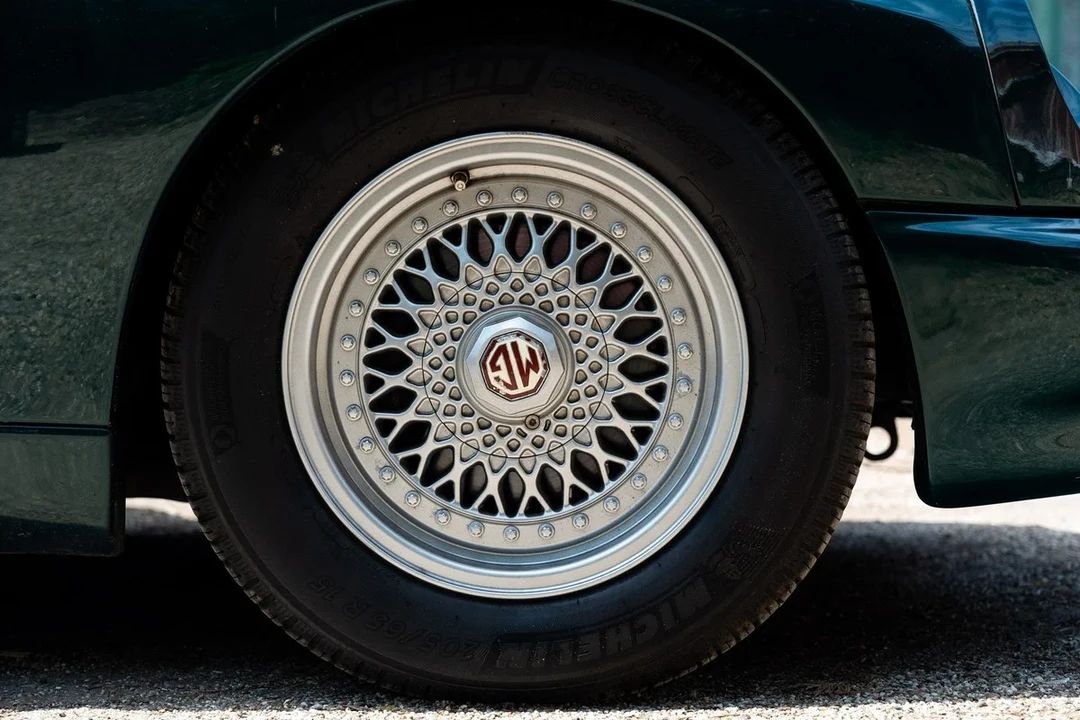 1995 MG RV8 - Image 30 of 31
