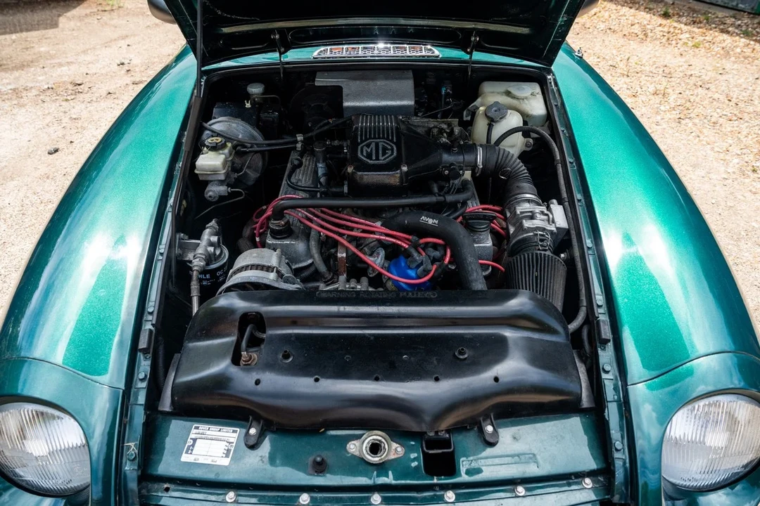 1995 MG RV8 - Image 16 of 31