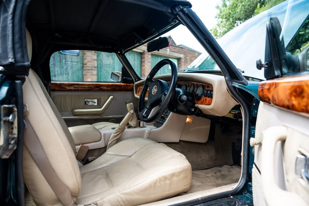 1995 MG RV8 - Image 8 of 31