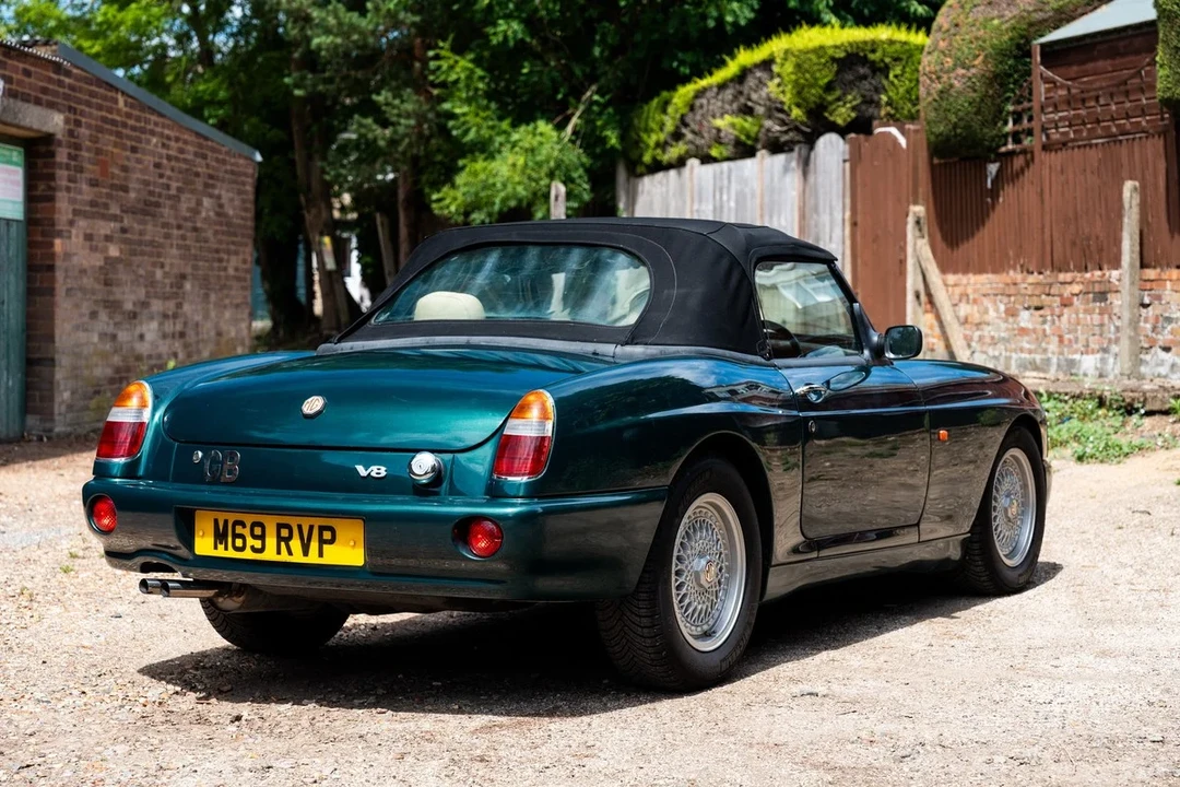 1995 MG RV8 - Image 26 of 31