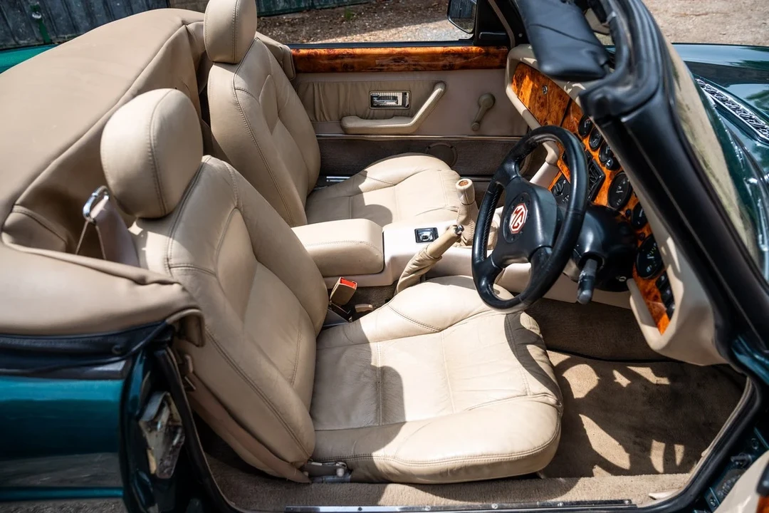 1995 MG RV8 - Image 2 of 31
