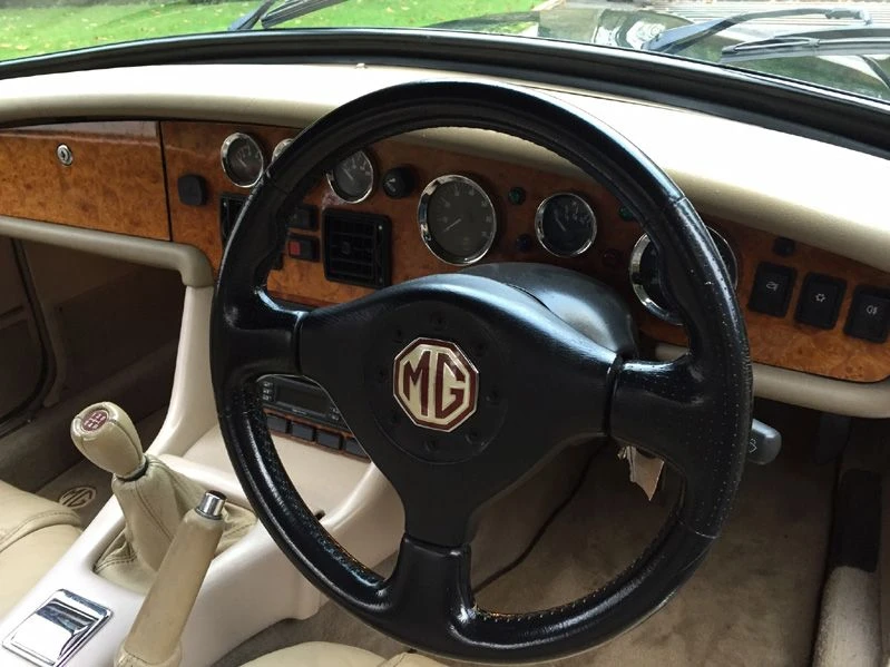 1995 MG RV8 - Image 5 of 9