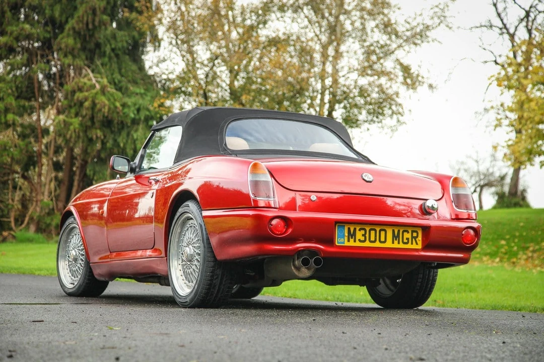 1995 MG RV8 - Image 17 of 30