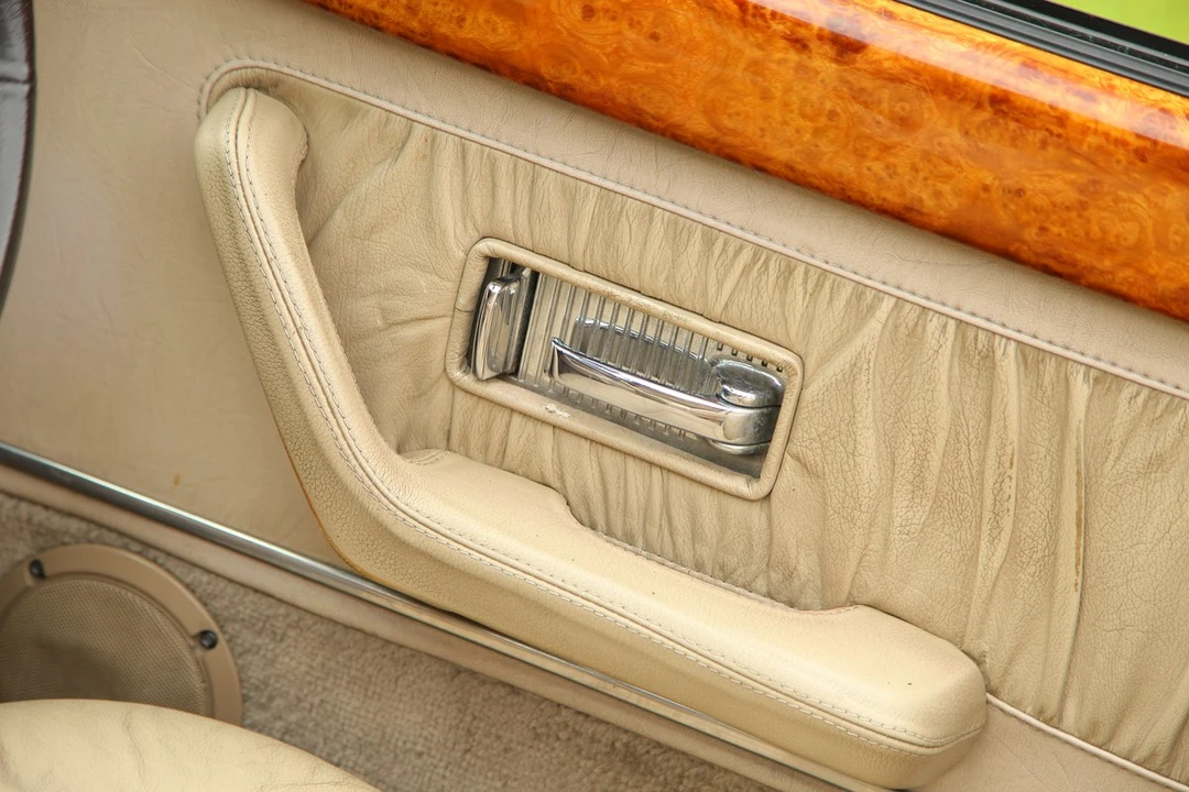 1995 MG RV8 - Image 28 of 30