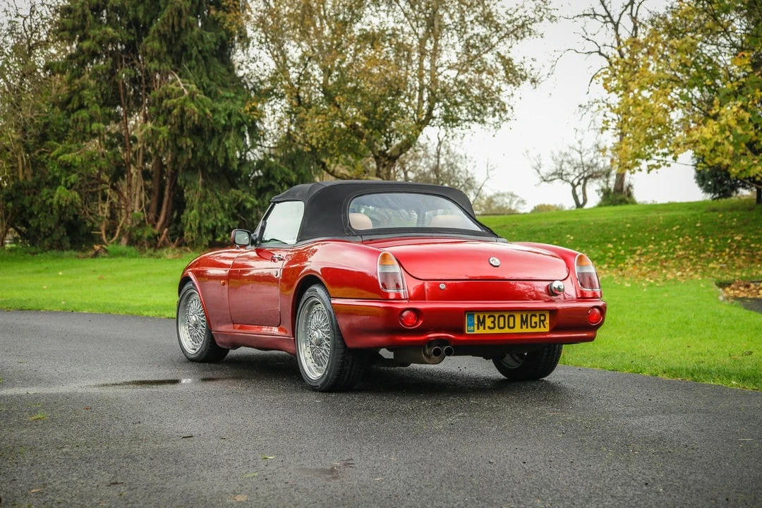 1995 MG RV8 - Image 14 of 30