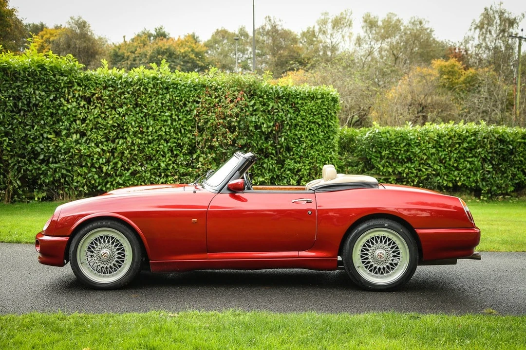 1995 MG RV8 - Image 11 of 30