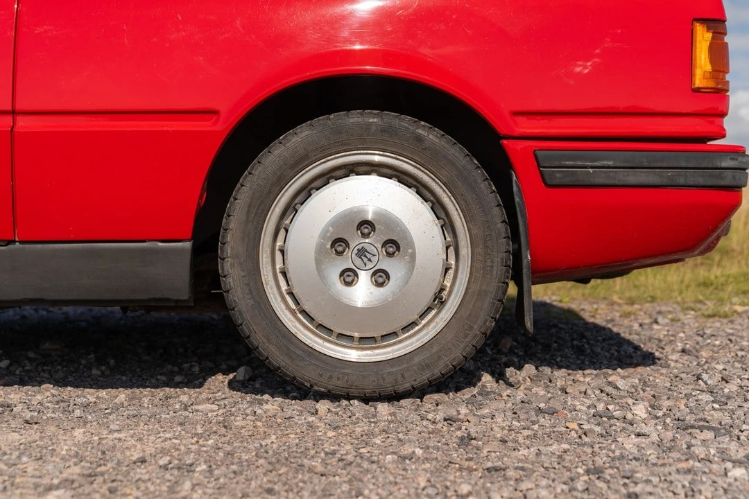 1995 Maserati Biturbo & 222 - Image 24 of 30