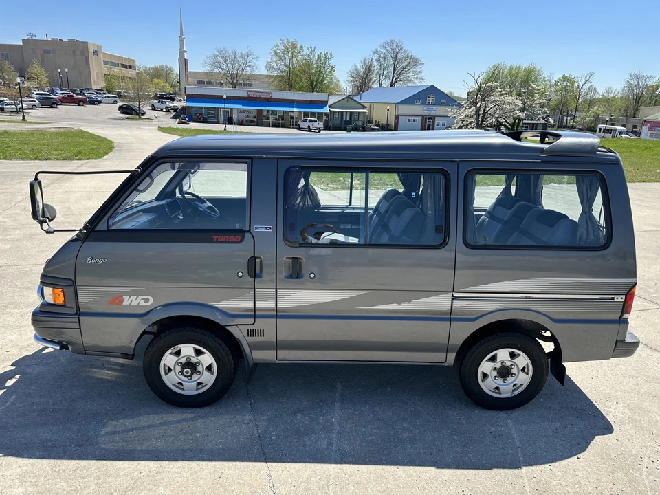 1995 Mazda Bongo 3rd Gen - Image 18 of 31