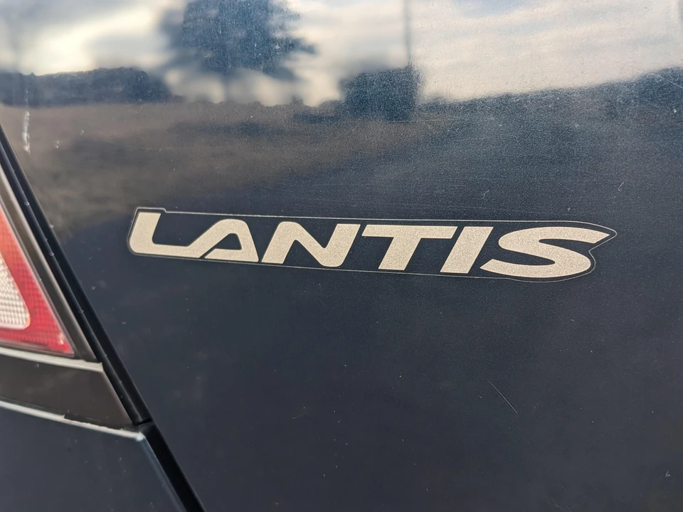 1995 Mazda Lantis - Image 28 of 31