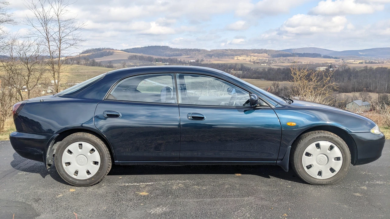 1995 Mazda Lantis - Image 13 of 31