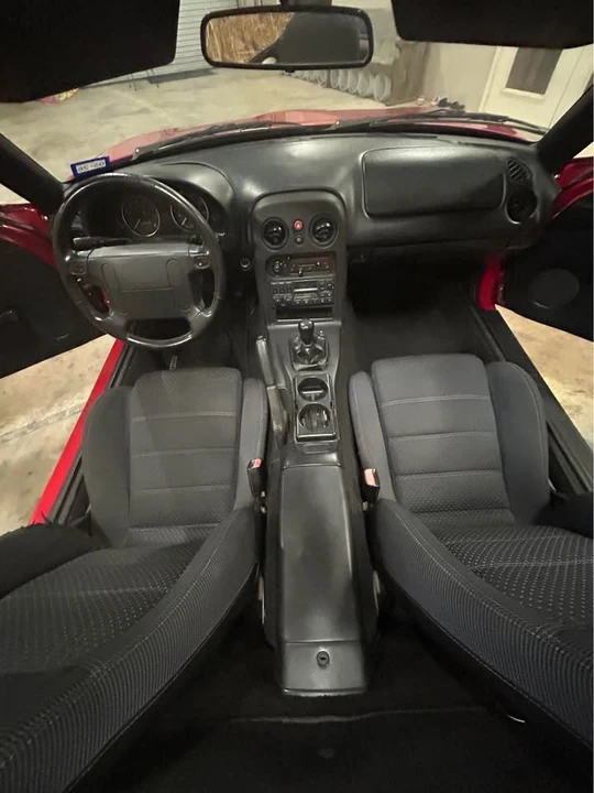 1995 Mazda NA MX-5 Miata - Image 13 of 18