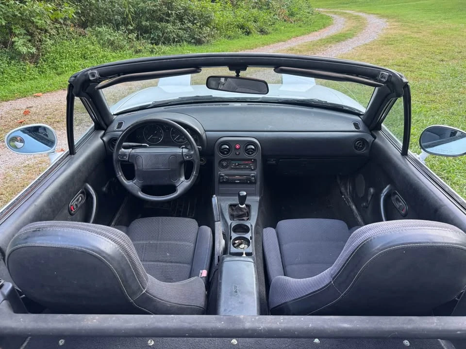 1995 Mazda NA MX-5 Miata - Image 5 of 12