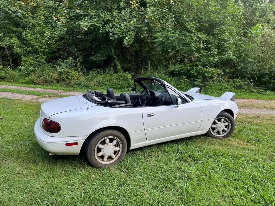 1995 Mazda NA MX-5 Miata - Image 8 of 12
