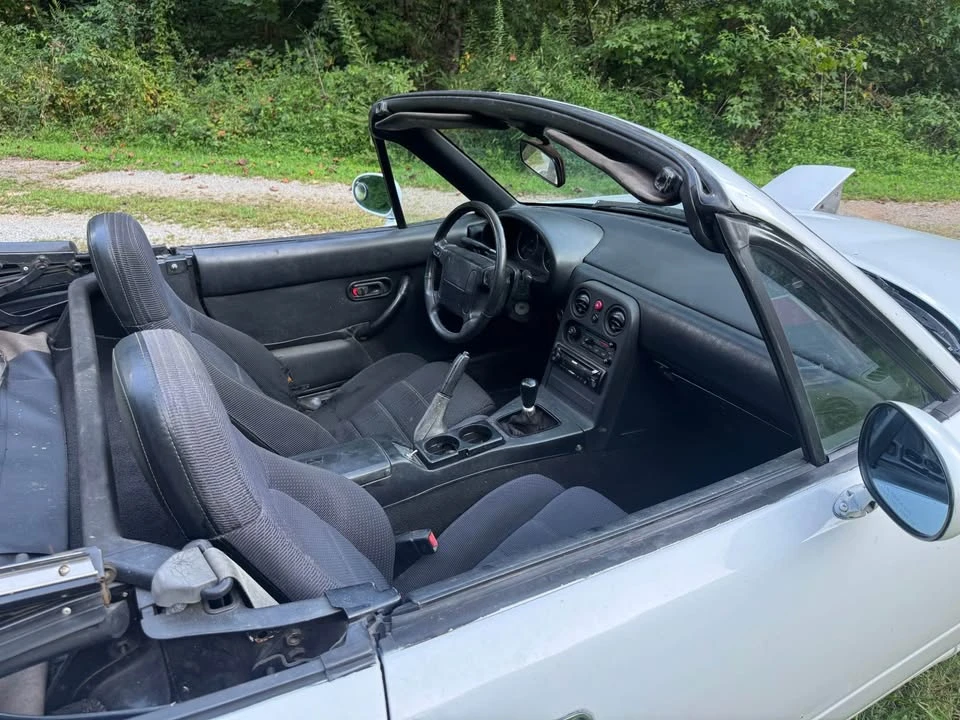 1995 Mazda NA MX-5 Miata - Image 7 of 12