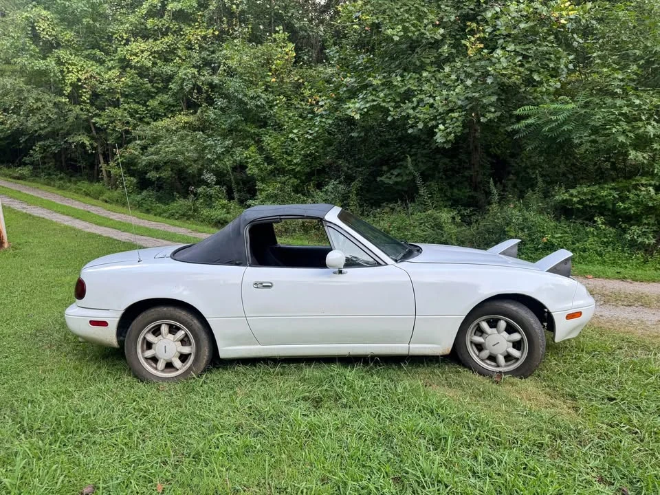 1995 Mazda NA MX-5 Miata - Image 10 of 12