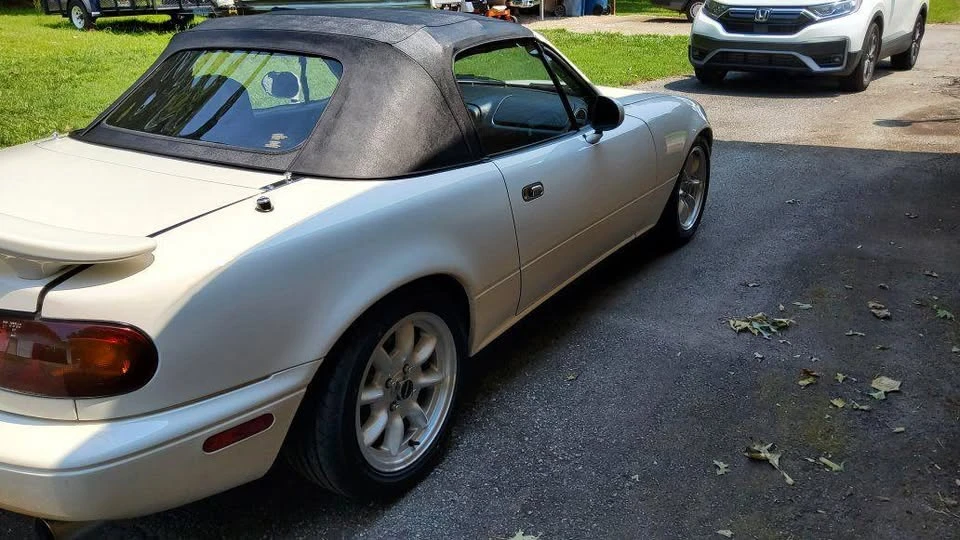 1995 Mazda NA MX-5 Miata - Image 5 of 10