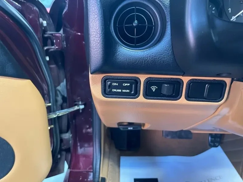 1995 Mazda NA MX-5 Miata - Image 23 of 31
