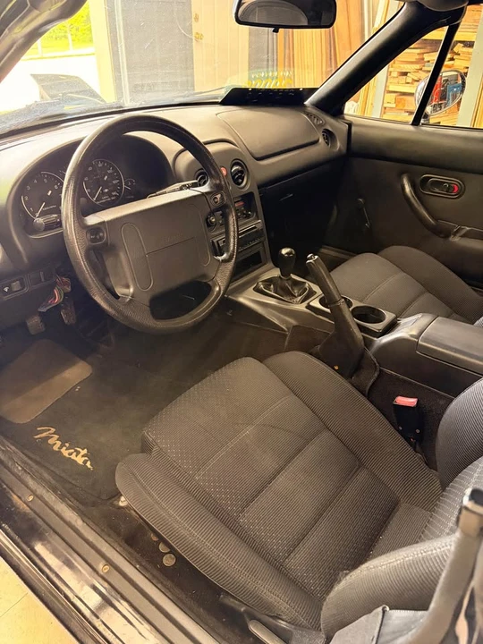 1995 Mazda NA MX-5 Miata - Image 9 of 10