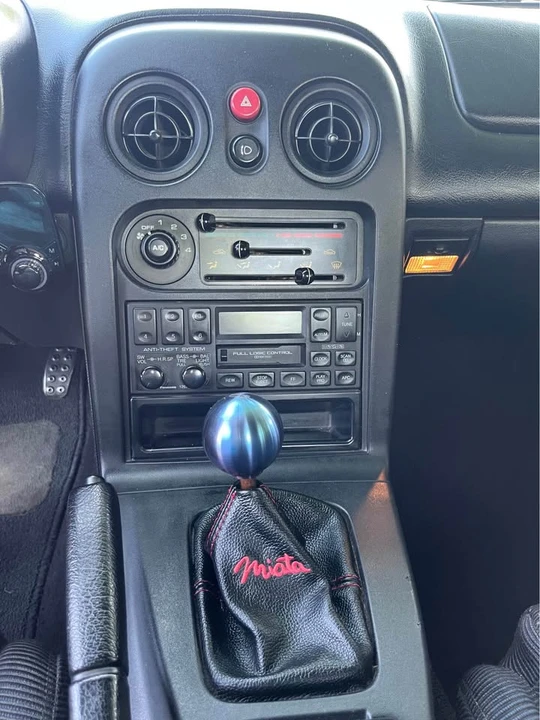 1995 Mazda NA MX-5 Miata - Image 9 of 12