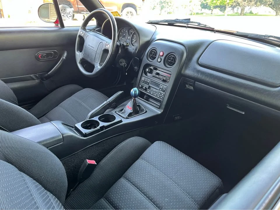 1995 Mazda NA MX-5 Miata - Image 8 of 12