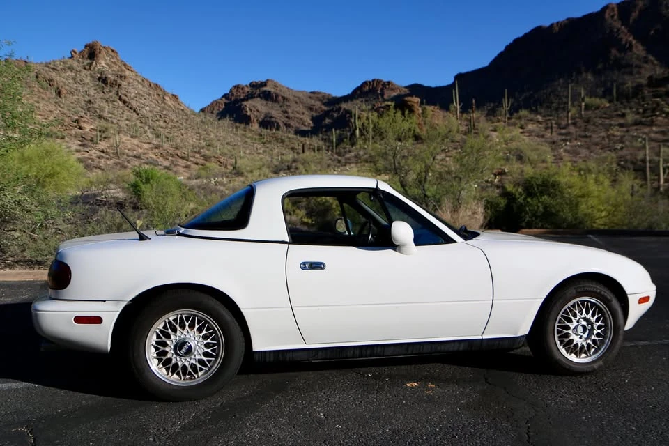 1995 Mazda NA MX-5 Miata - Image 8 of 15