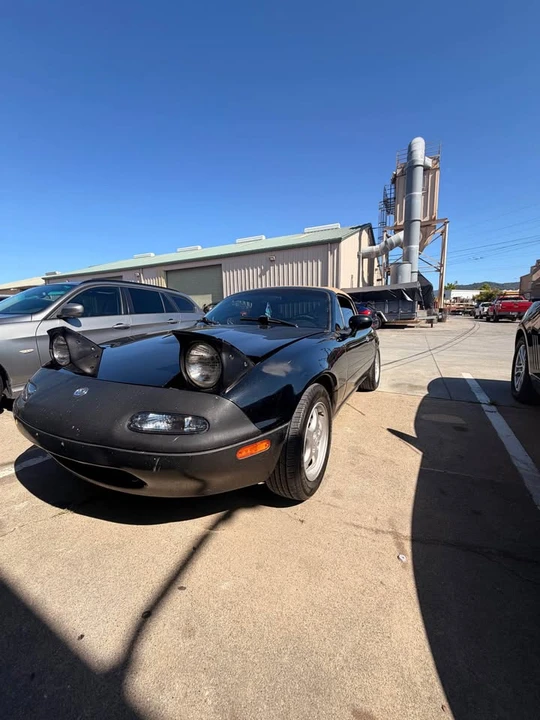 1995 Mazda NA MX-5 Miata - Image 2 of 11
