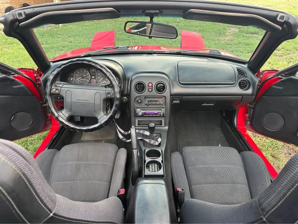 1995 Mazda NA MX-5 Miata - Image 7 of 8