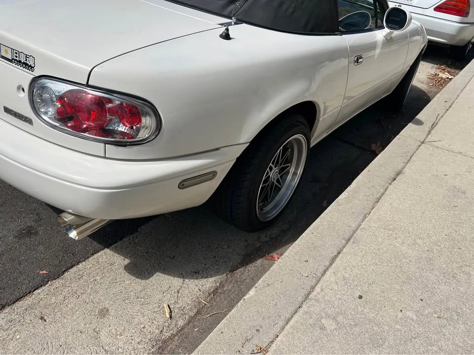 1995 Mazda NA MX-5 Miata - Image 6 of 8