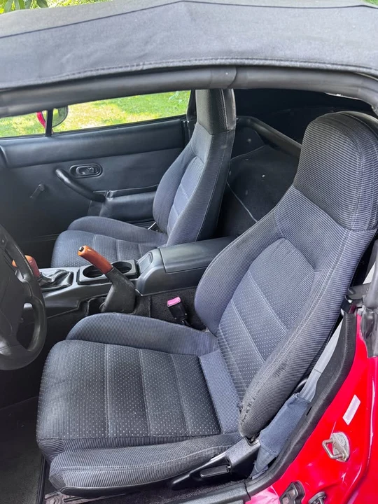 1995 Mazda NA MX-5 Miata - Image 6 of 15