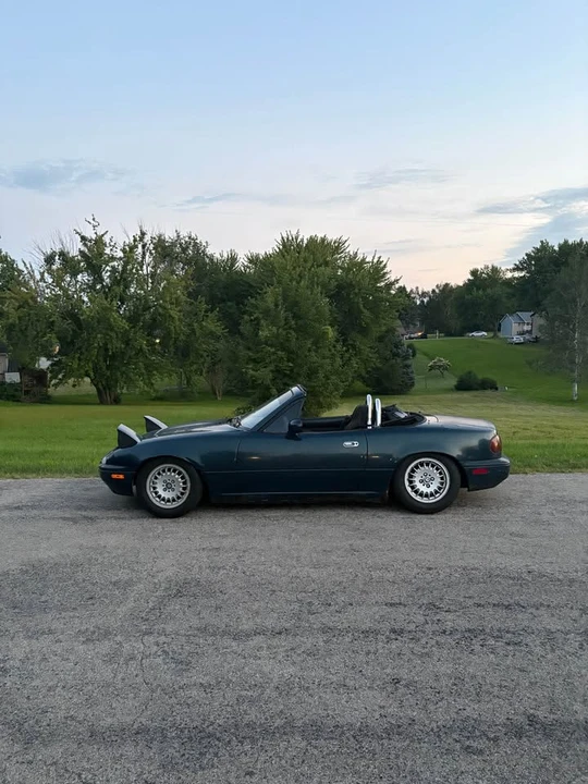 1995 Mazda NA MX-5 Miata - Image 4 of 12