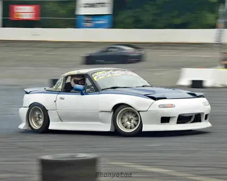 1995 Mazda MX-5 Convertible 2D