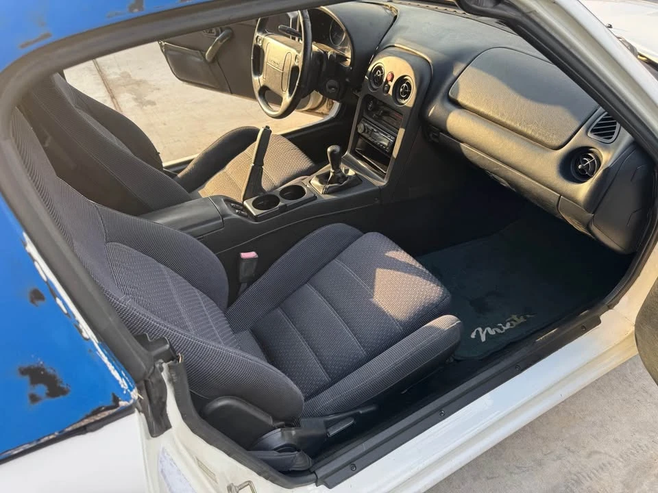 1995 Mazda NA MX-5 Miata - Image 7 of 9