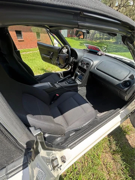 1995 Mazda NA MX-5 Miata - Image 6 of 9
