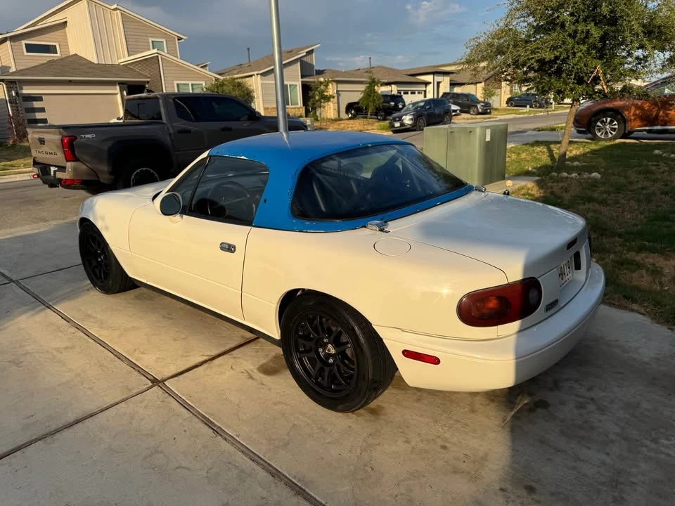 1995 Mazda NA MX-5 Miata - Image 5 of 9