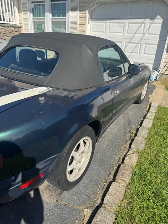 1995 Mazda NA MX-5 Miata - Image 5 of 9