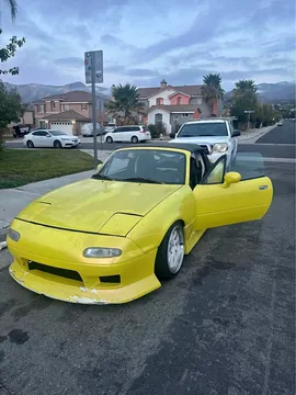 1995 Mazda MX-5 Convertible 2D