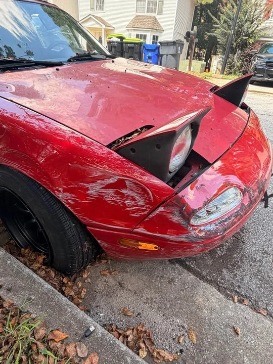 1995 Mazda NA MX-5 Miata - Image 9 of 11