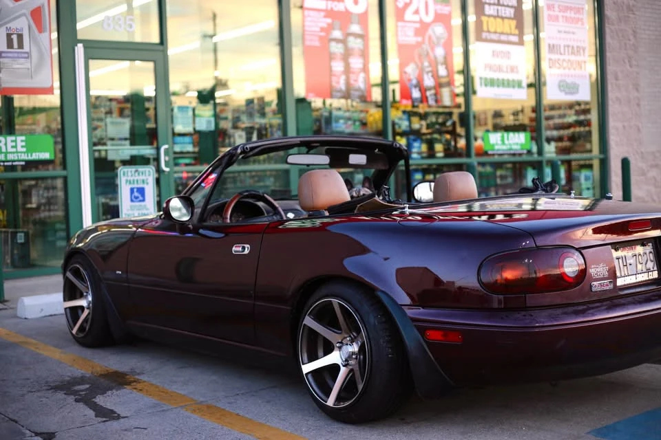 1995 Mazda NA MX-5 Miata - Image 5 of 10