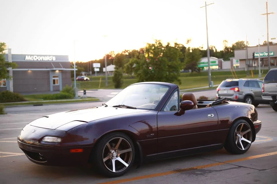 1995 Mazda NA MX-5 Miata - Image 2 of 10