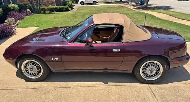 1995 Mazda MX-5 M-Edition Convertible 2D