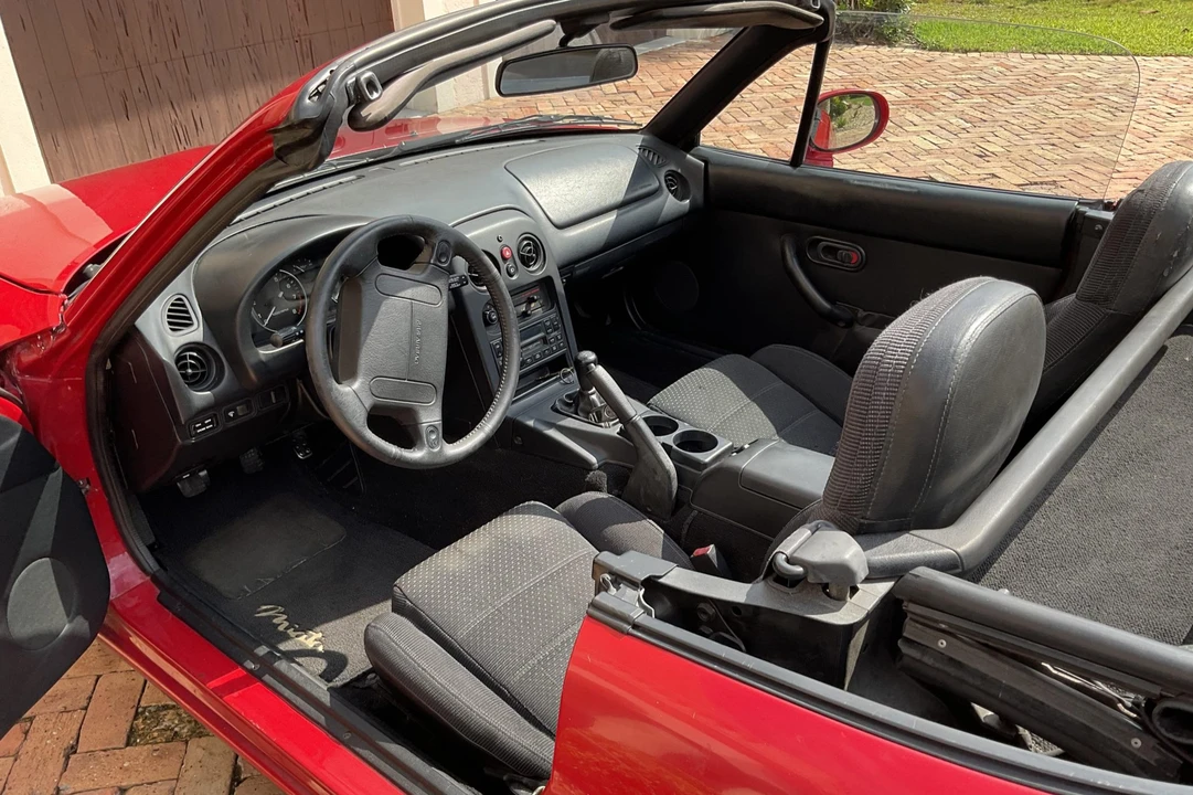 1995 Mazda NA MX-5 Miata - Image 26 of 31