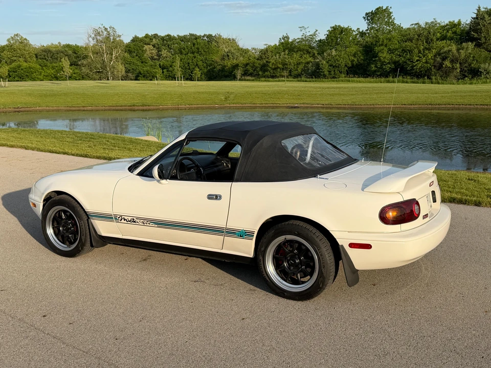 1995 Mazda NA MX-5 Miata - Image 8 of 31