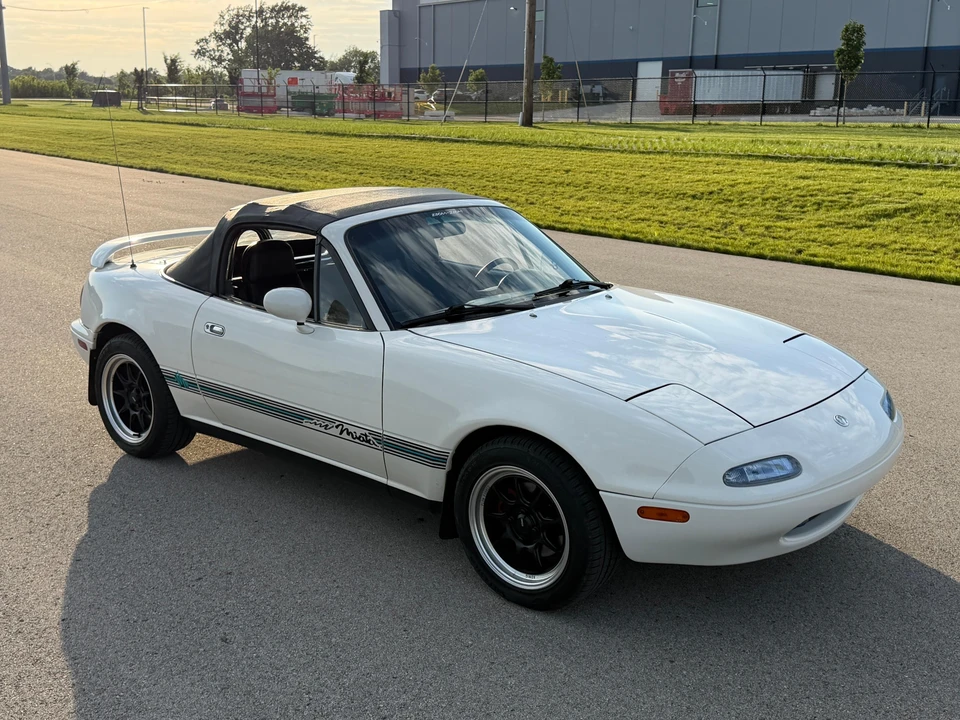 1995 Mazda NA MX-5 Miata - Image 14 of 31