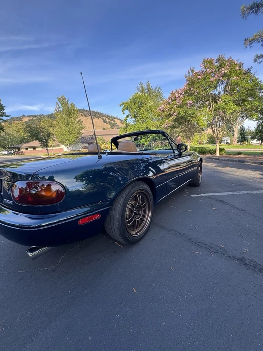 1995 Mazda NA MX-5 Miata - Image 6 of 25