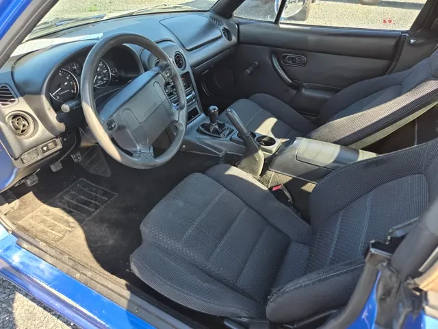 1995 Mazda NA MX-5 Miata - Image 5 of 6