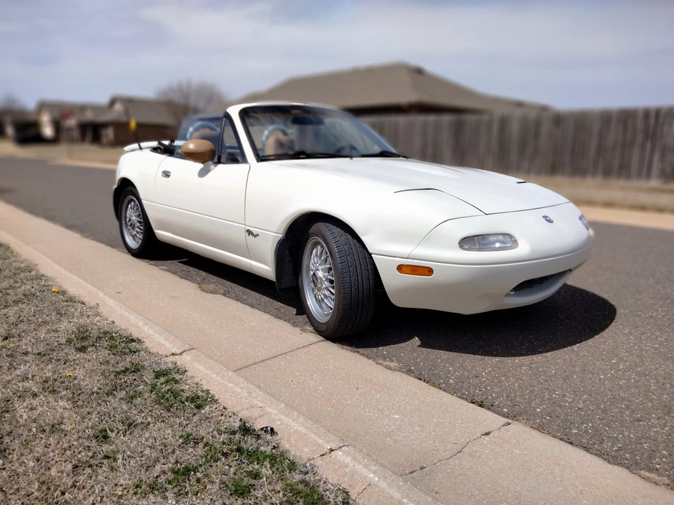 1995 Mazda NA MX-5 Miata - Image 2 of 31