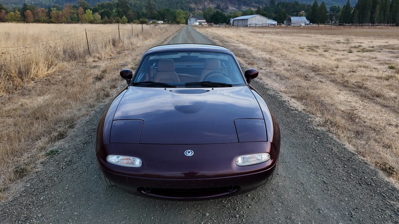 1995 Mazda NA MX-5 Miata - Image 2 of 31