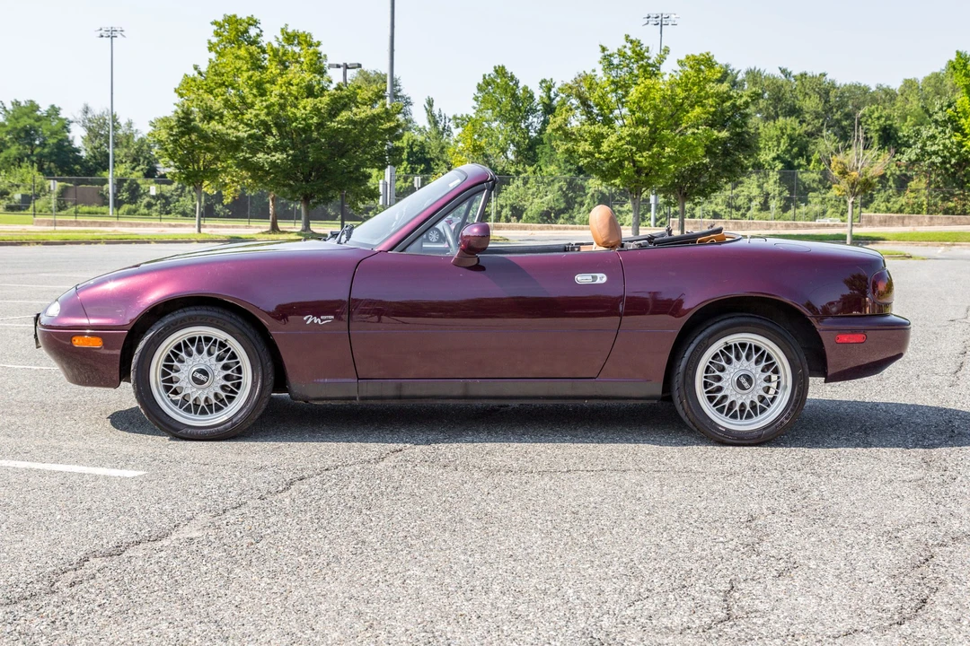 1995 Mazda NA MX-5 Miata - Image 2 of 31