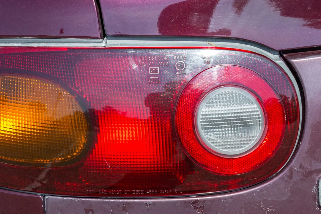 1995 Mazda NA MX-5 Miata - Image 28 of 31