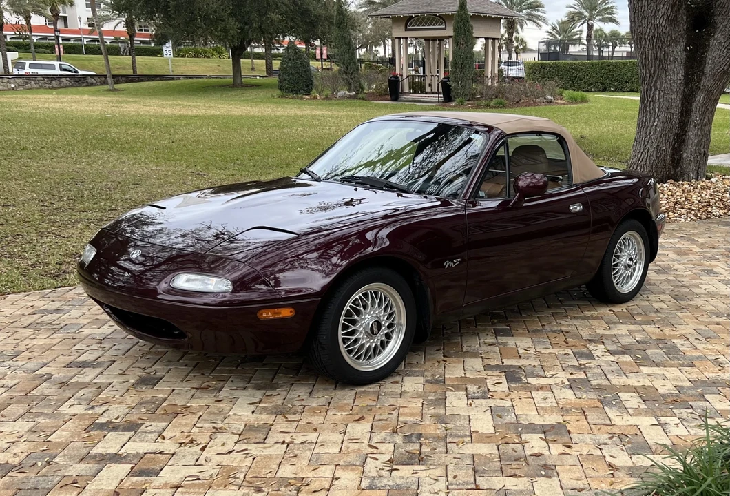 1995 Mazda NA MX-5 Miata - Image 2 of 31